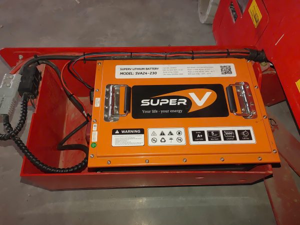 Lắp đặt Pin Lithium Superv 25.6V (SVA24-280) cho xe nâng người